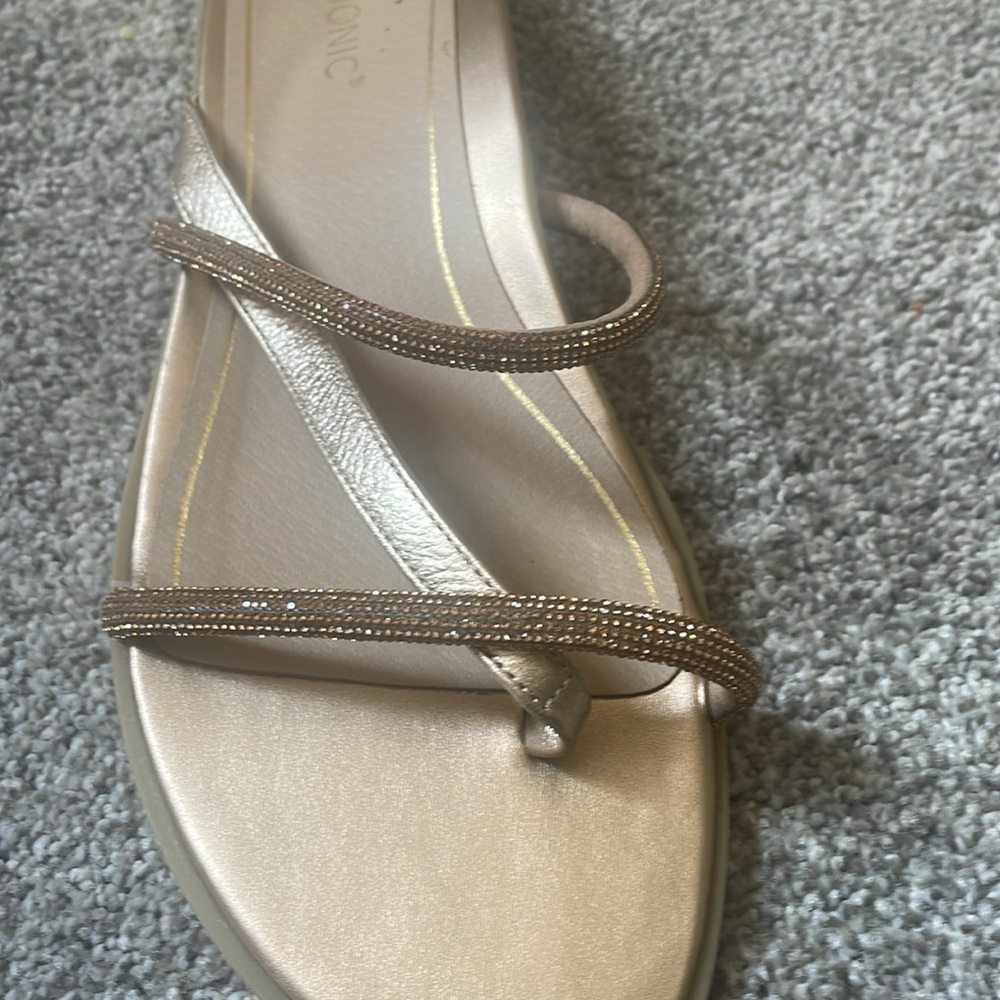 Vionic Prism Metallic Gold Women's Sandals Sz 9 bejeweled orthotic - Picture 2 of 7